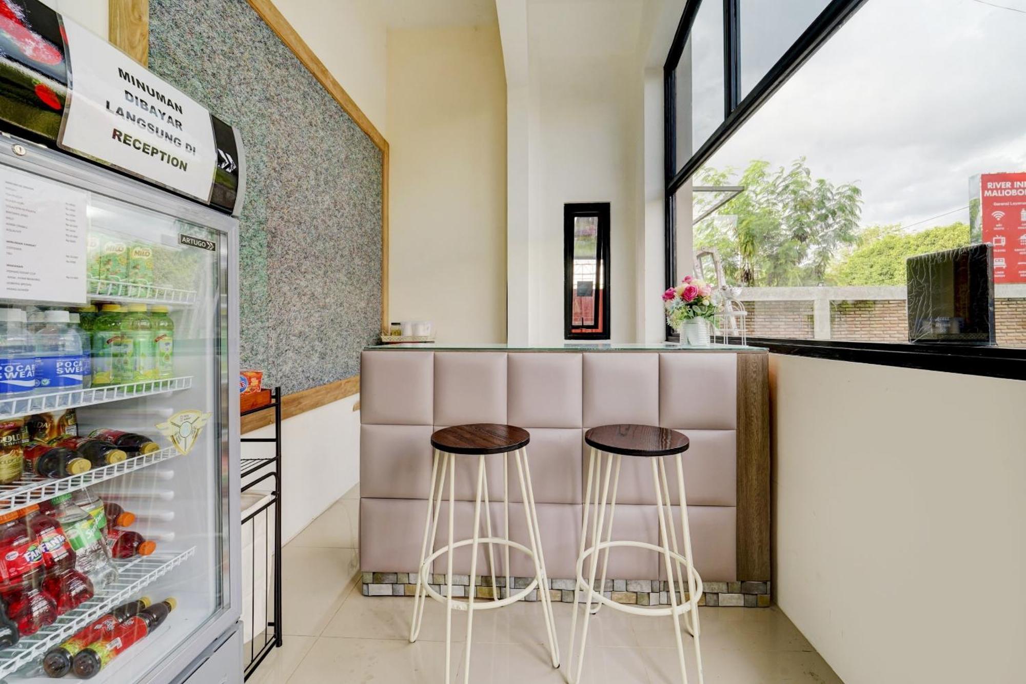 יוגיאקרטה Super Oyo 90778 River Inn Malioboro מראה חיצוני תמונה
